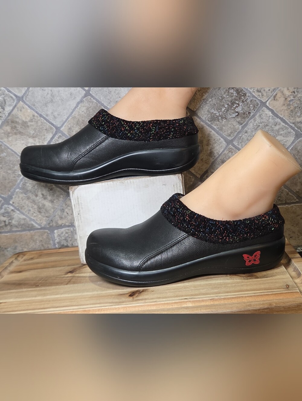 Alegria Kyah 7630 Black Leather Clogs W/ Multi Colored Knitted Collar Size 9 US